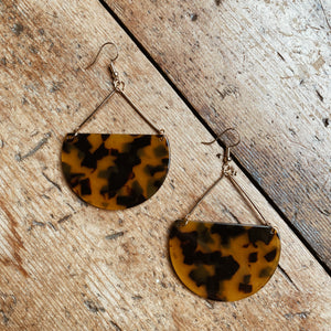 Acrylic Tortoiseshell gibbous earrings